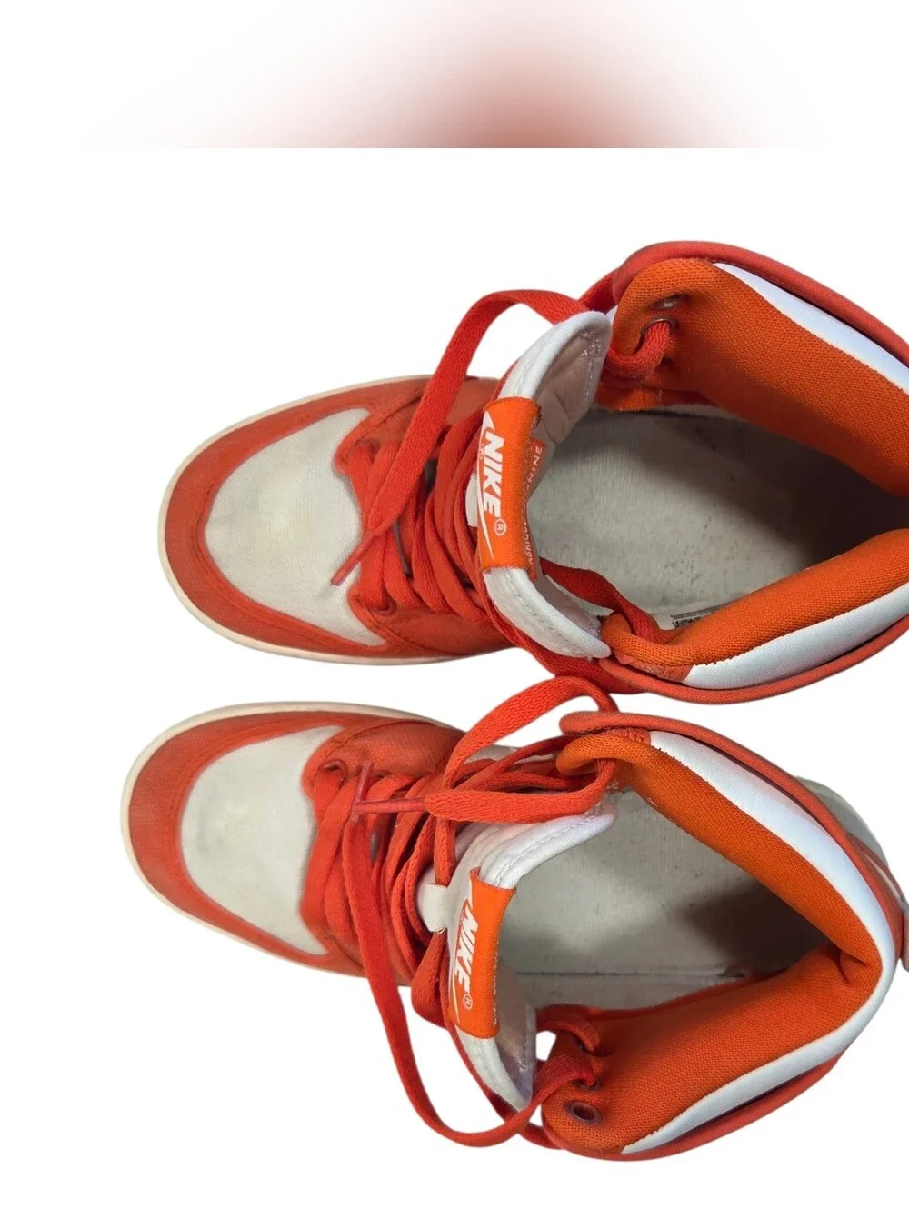 Nike High-Top Sneakers in Orange and White. Size 7